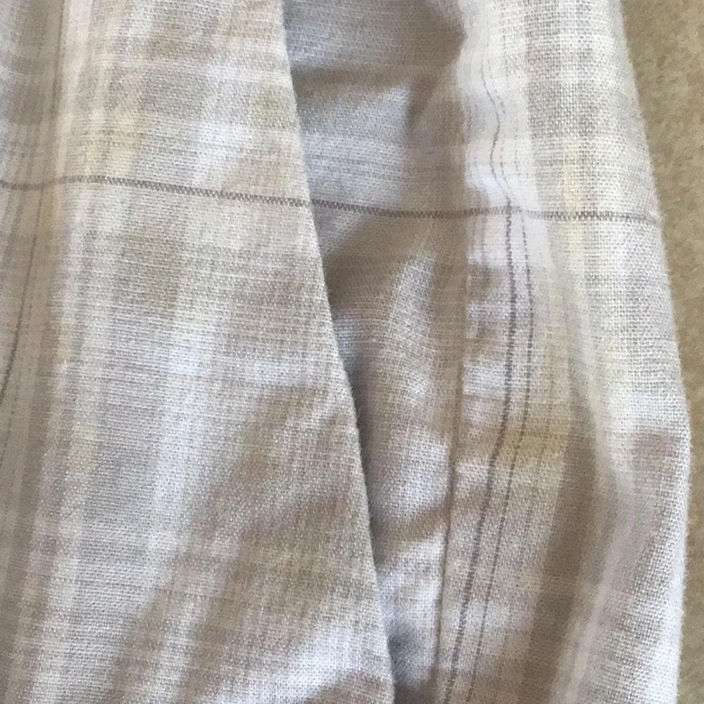 Calvin Klein White Flat Front Shorts for Summer - Picture 5 of 6